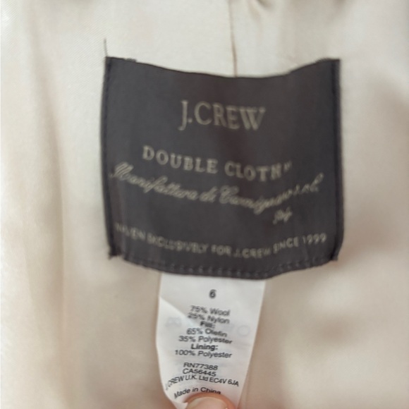 Elegant Cream Italian Wool Women’s Coat - Picture 10 of 10